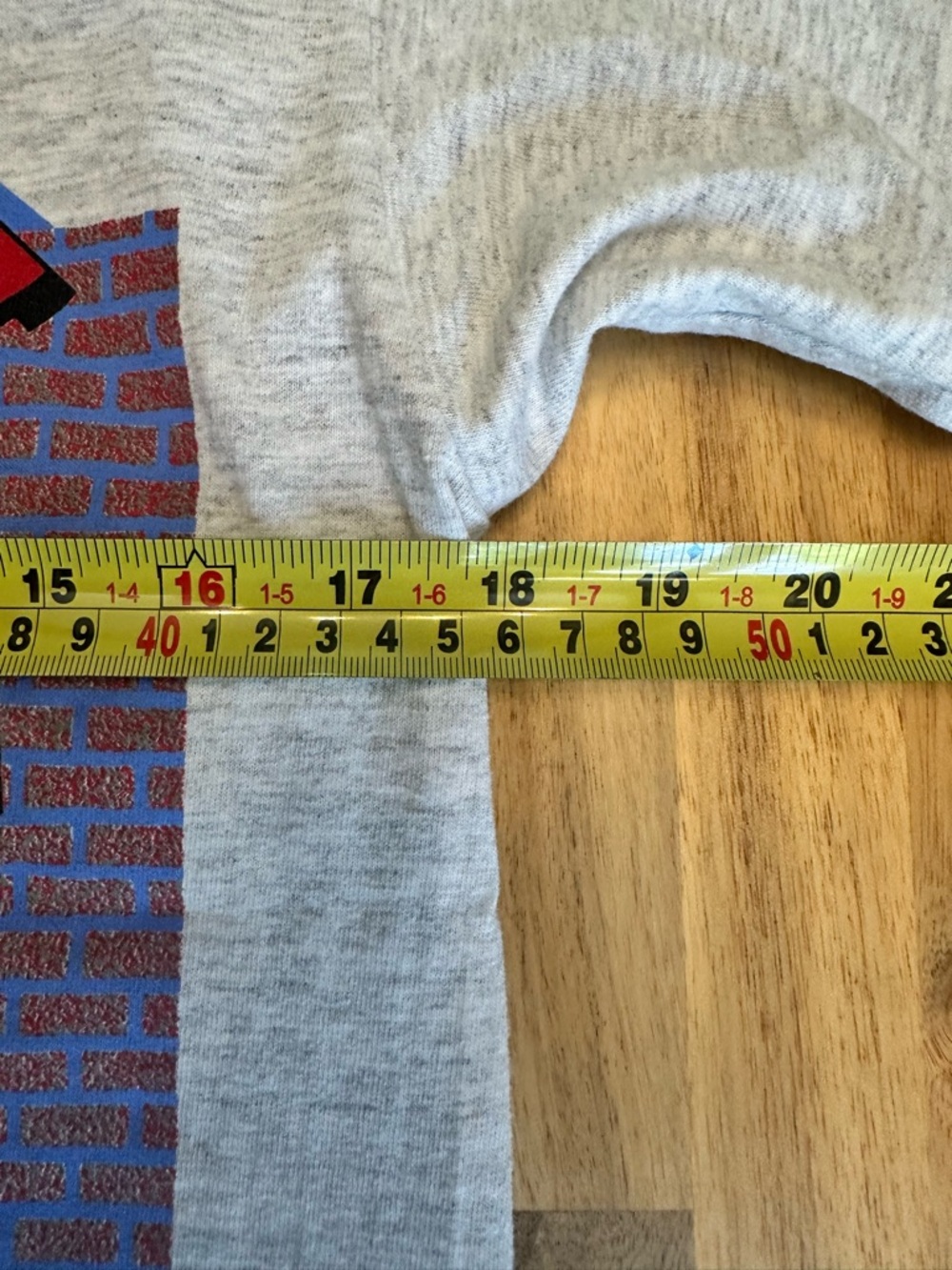 Rare Vintage Looney Tunes Hideout Graphic T-Shirt size S/M - Picture 11 of 11
